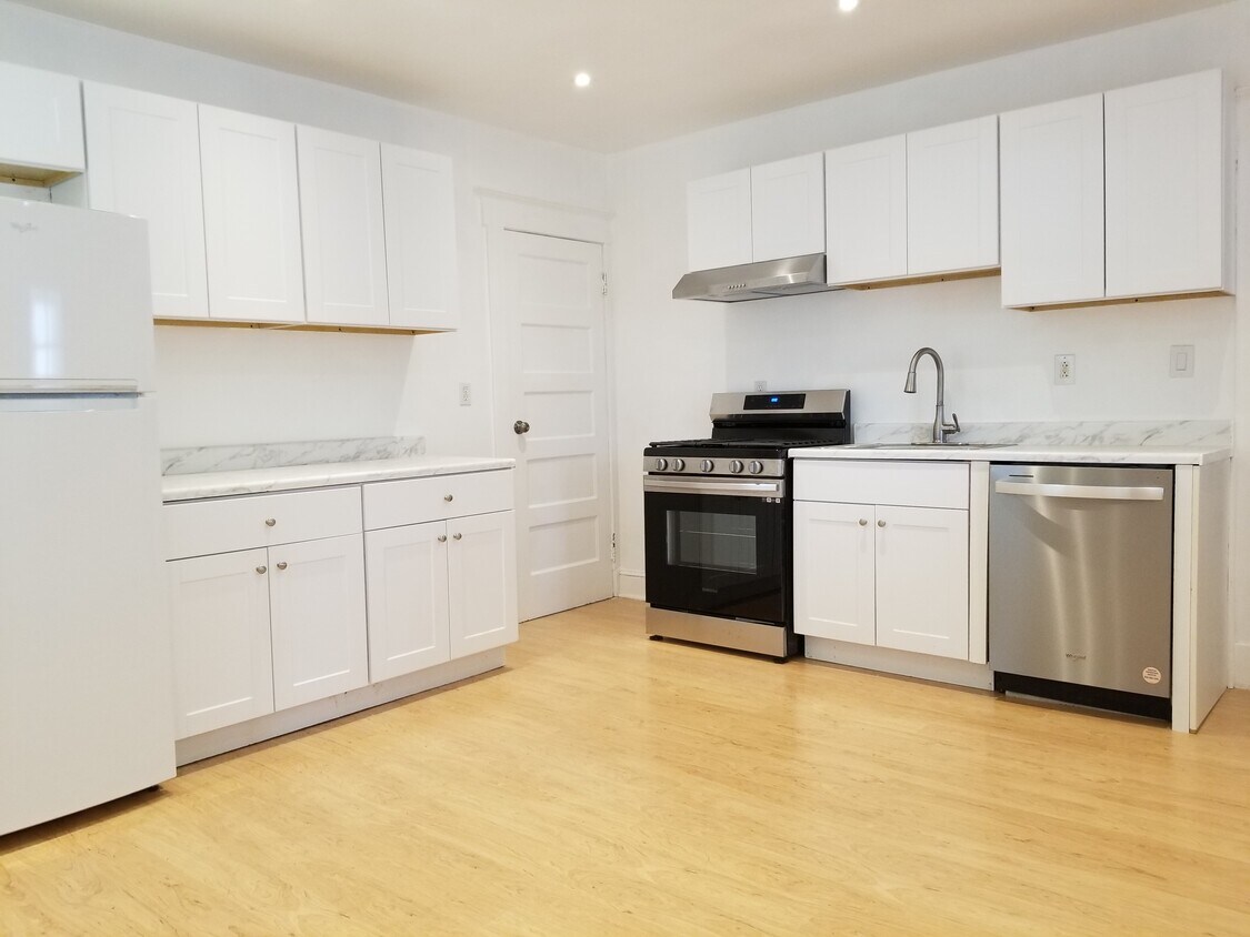 40 Northfield St Unit Apt 2, Greenwich, CT 06830 Apartments in