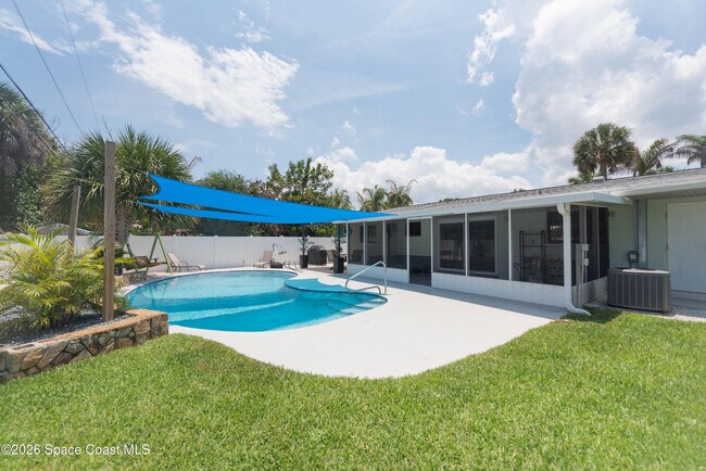 Foto del edificio - 347 S Lakeside Dr