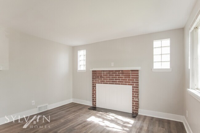Building Photo - Cute 3BR 2BA Home