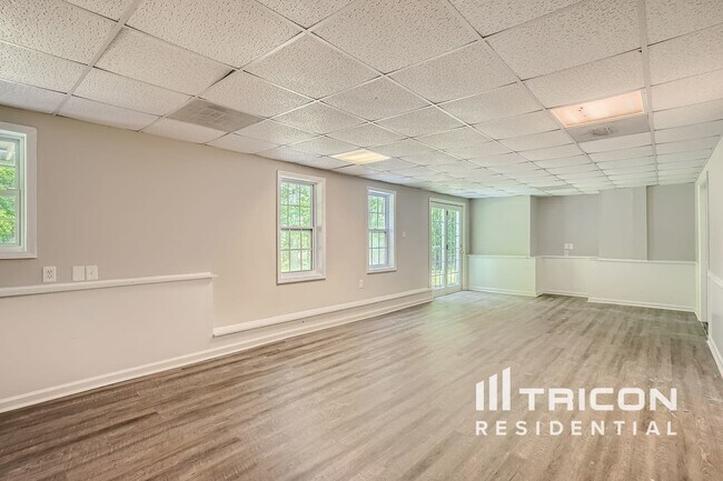 Foto del edificio - 160 Rock Hill Dr