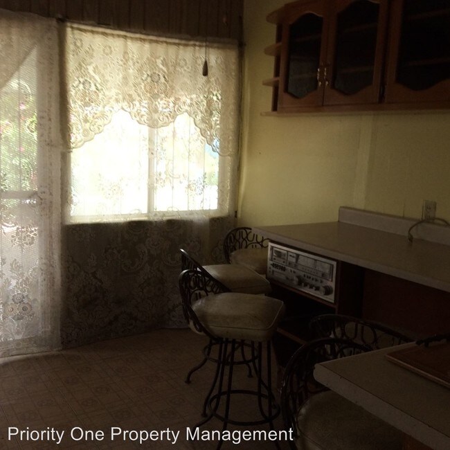 Building Photo - 2 br, 1 bath House - 801 Loretta