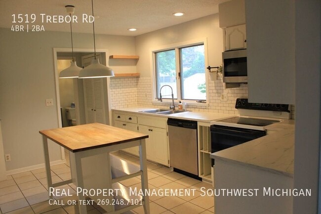 Building Photo - 1519 Trebor Rd