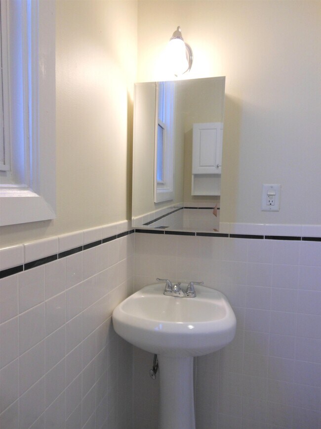 Foto del edificio - 203 Ogden Ave.