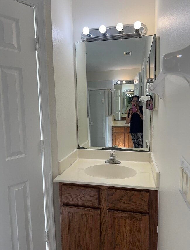 Foto del edificio - 2465 SE Melaleuca Blvd