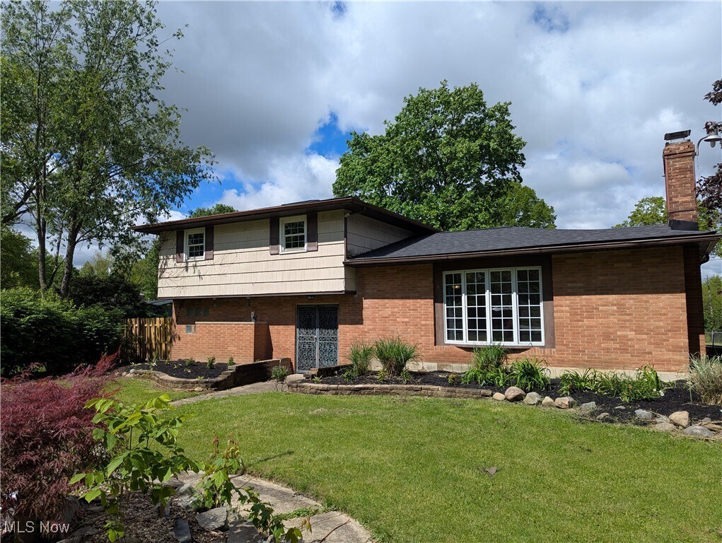 Foto principal - 17630 W River Rd