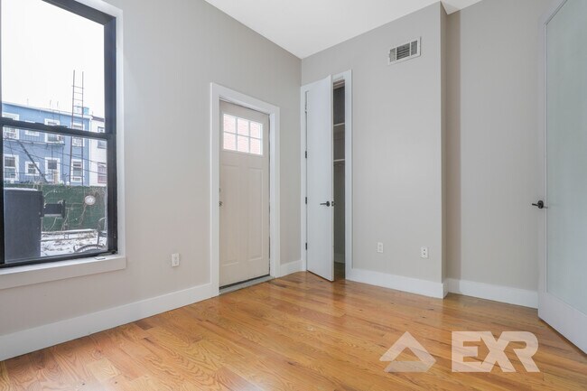 Foto del edificio - 243 Harman St