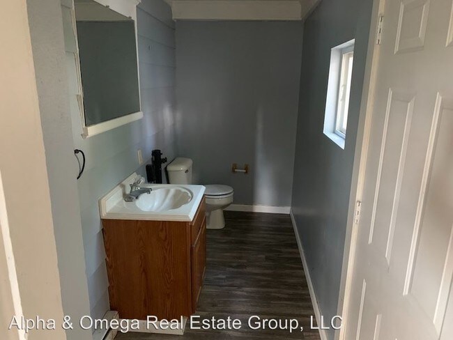 Building Photo - 224 Elmwood Dr