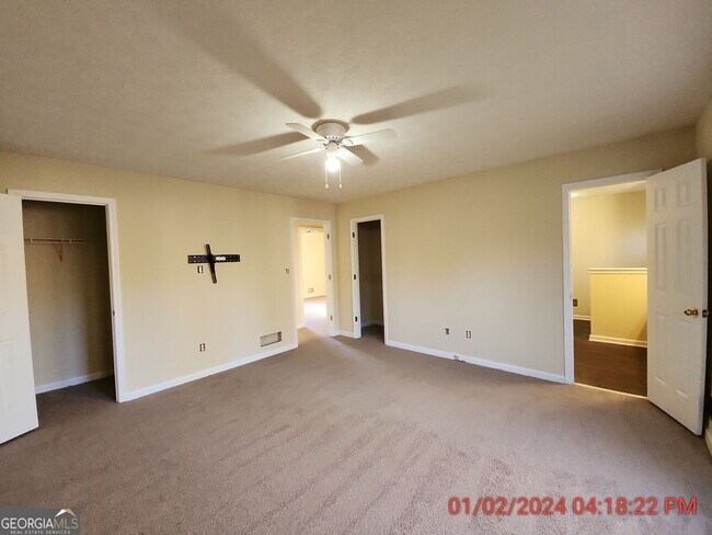 Building Photo - 1000 James Madison Ct