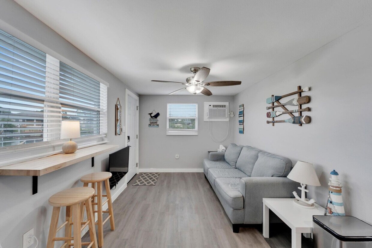 Foto principal - 8820 Rocky Creek Dr