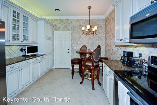 Building Photo - 4734 S Prive Cir