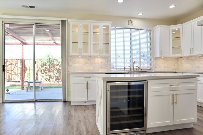 Foto del edificio - Luxurious 3-bedroom home - beautiful, must...