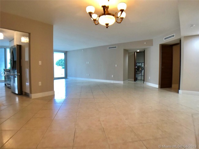 Building Photo - 16711 Collins Ave