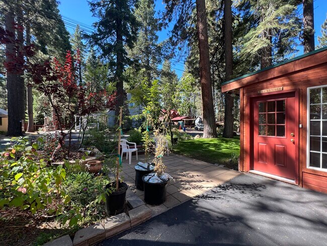 Foto del edificio - 2525 Hillcrest Ave