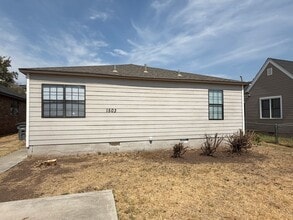 Building Photo - 1503 NW Columbia Ave