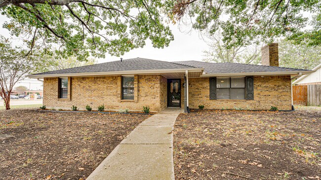 Building Photo - 101 Hacienda Dr