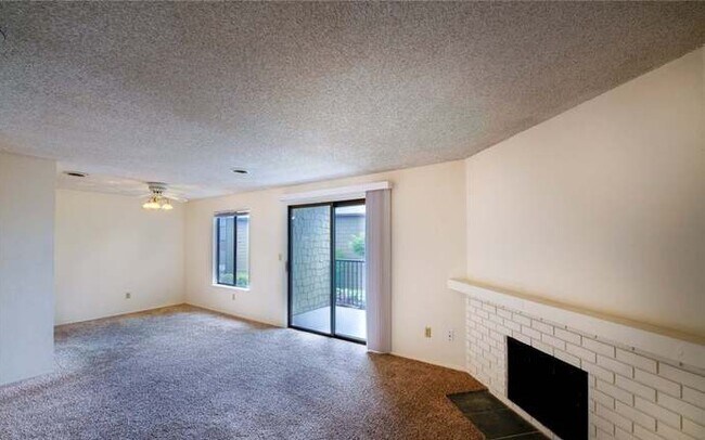 Building Photo - 270 SE Barrington Dr