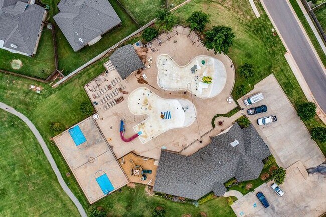 Building Photo - Great home in The Grove