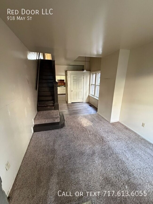 Building Photo - 918 May St