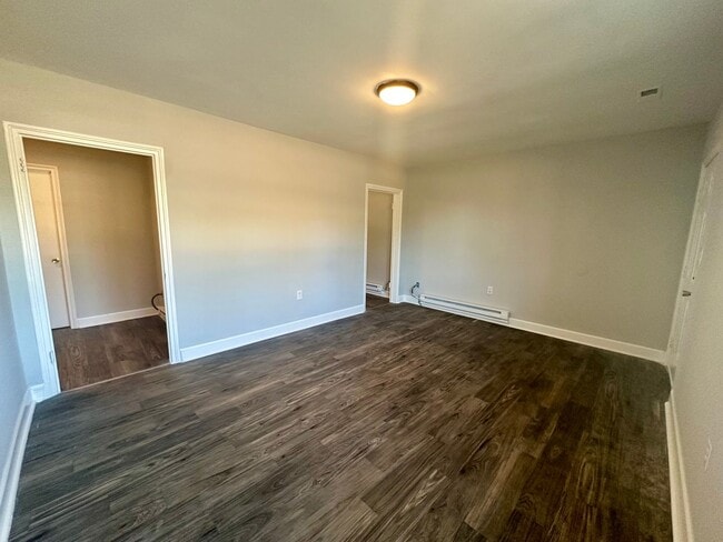 Foto del edificio - 716 Miller Rd