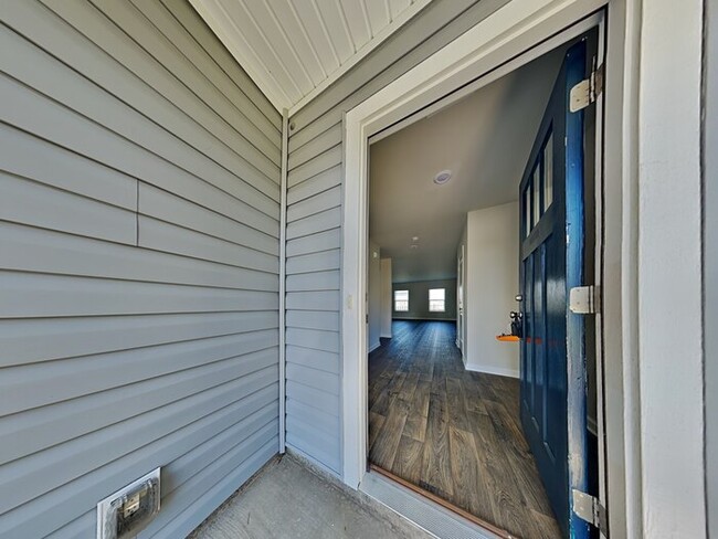 Building Photo - 43 Blue Fescue Way