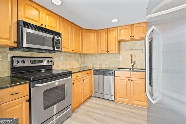 Building Photo - 2825 Is Cv NE