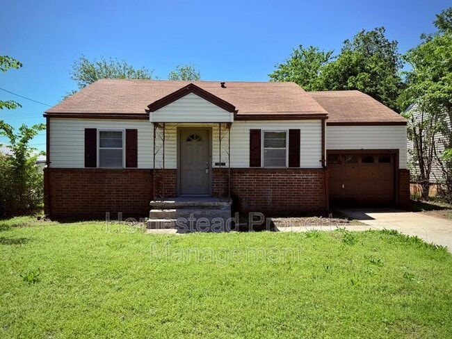 Photo - 1724 E Park Pl House