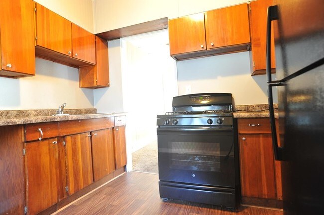 Foto del edificio - 401 N Shabbona St