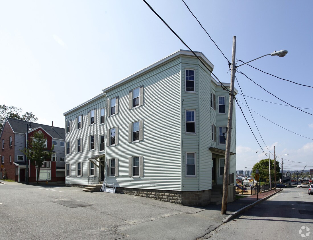 Building Photo - 52 Myrtle St