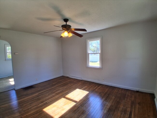 Building Photo - 127 Minnesota Ave