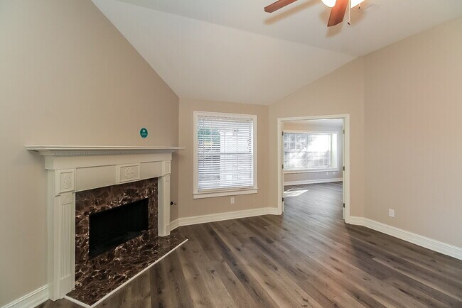 Building Photo - 93 Gleneagles Way