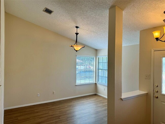 Building Photo - 2800 Goldbridge Dr