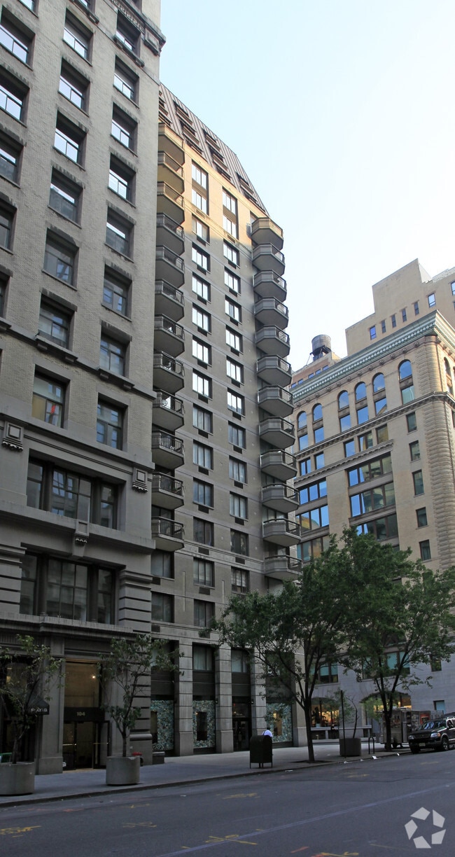 Building Photo - 108 Fifth Ave