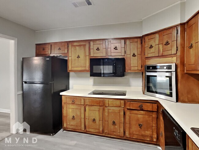 Building Photo - 1687 Coronet Dr