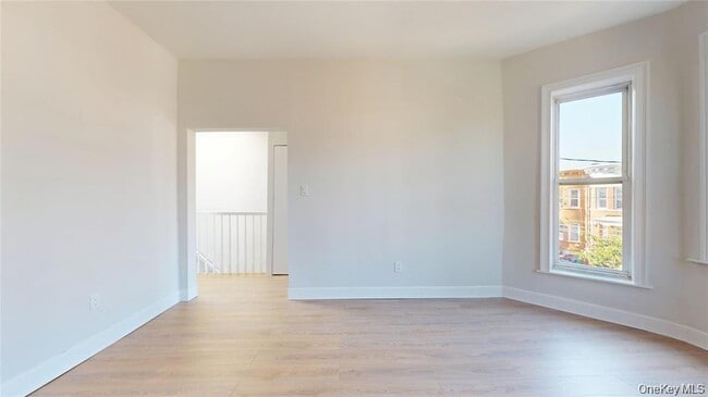 Foto del edificio - 549 Ashford St