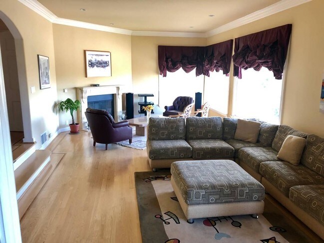 Building Photo - 4 bedroom in San Francisco CA 94116