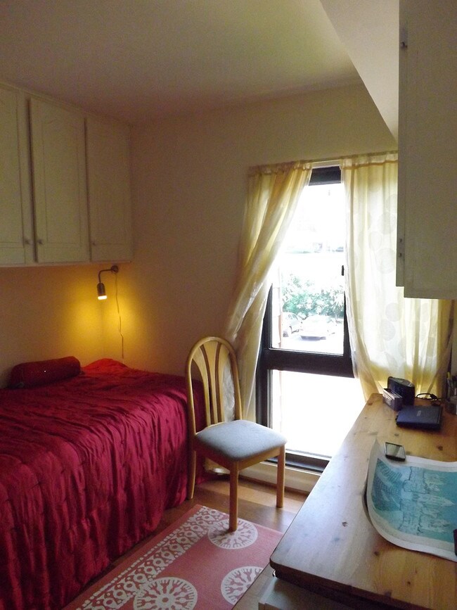 Fotografía del edificio - 12702 Veirs Mill Rd