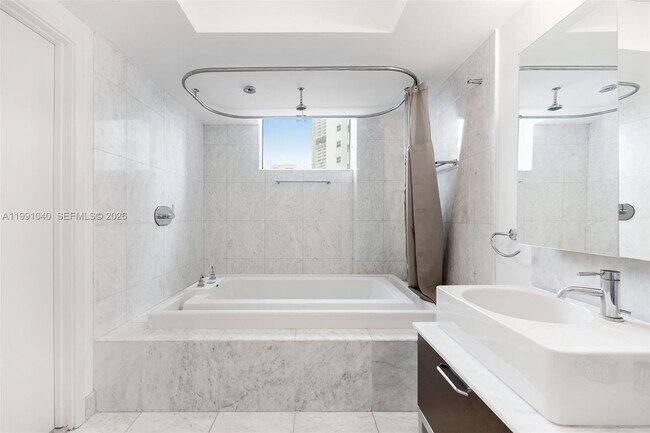 Foto del edificio - 218 SE 14th St