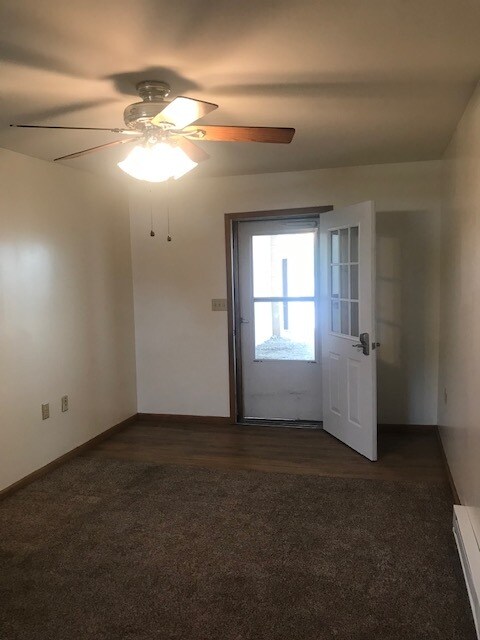 Building Photo - 116 W Main St