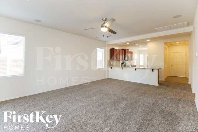 Foto del edificio - 816 E Blossom Rd