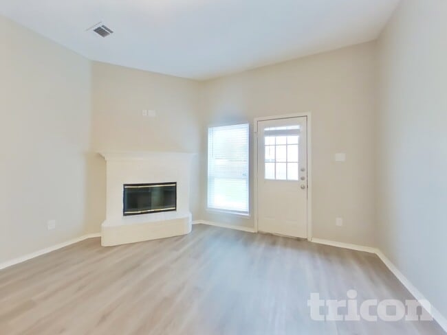 Building Photo - 112 Clover Leaf Ln
