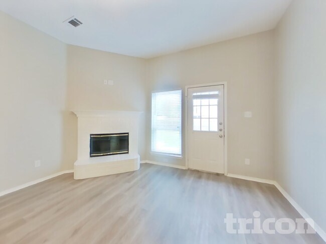 Foto del edificio - 112 Clover Leaf Ln