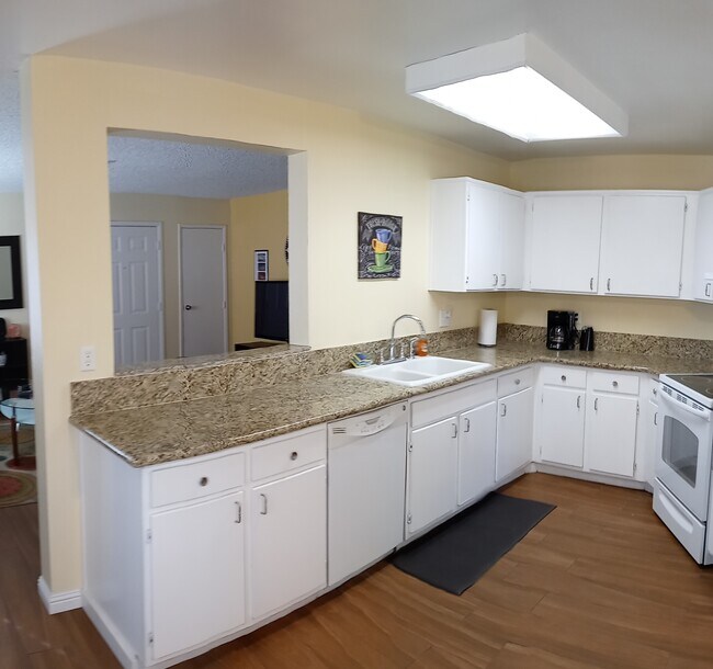 Cocina - 5151 Pioneer Ave