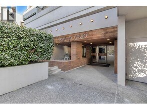 Building Photo - 1127 Barclay St