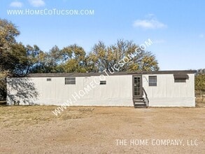 Building Photo - 1563 W Patton St