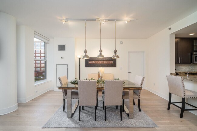 Foto del edificio - 1125 Maxwell Ln