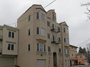 Building Photo - 2624 8th Ave