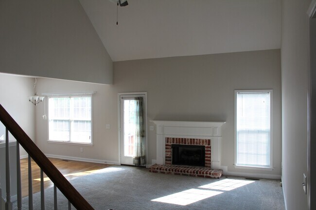 Building Photo - 6035 Lori Anne Dr