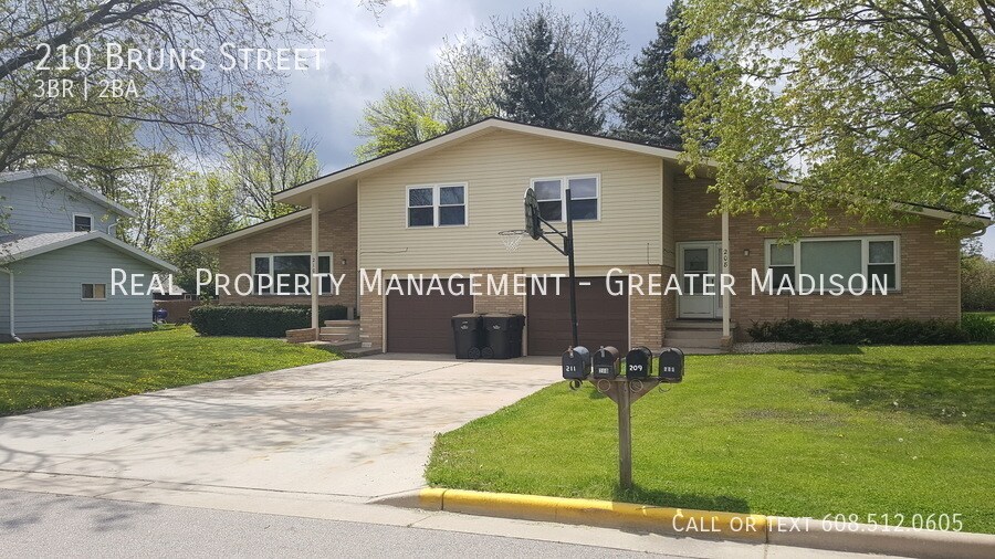 Spacious and Bright ThreeBedroom Duplex I... House Rental in