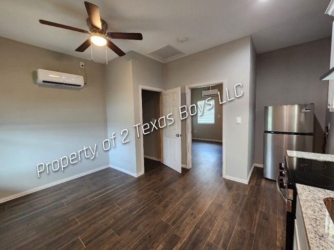 Foto del edificio - 101 N Pecan St