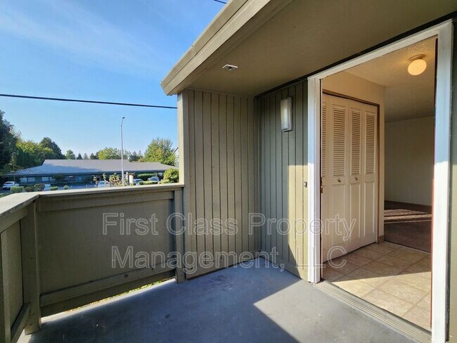 Building Photo - 4824 SW Murray Blvd